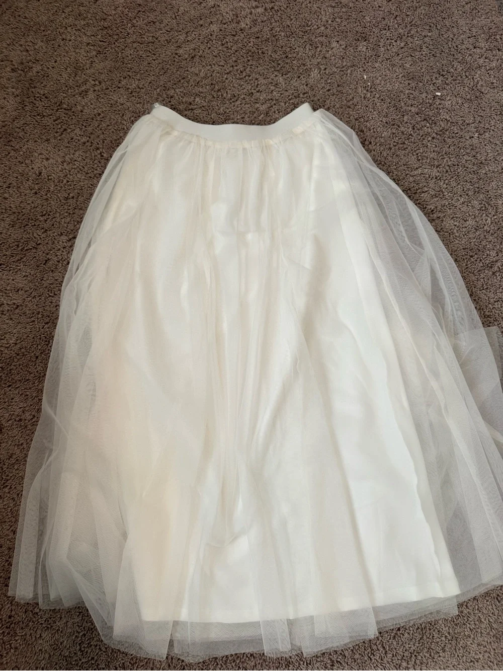 Baltic Born White Maxi Tulle Skirt - Picture 6 of 7